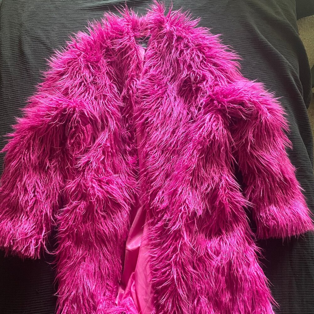 The Muppet Coat, Eloquii, Faux fur coat, hot pink fur, festival coat